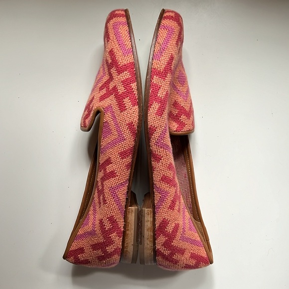 Stubbs & Wooton size 10 pink/red/orange needlepoint slipper style shoe - Picture 3 of 3